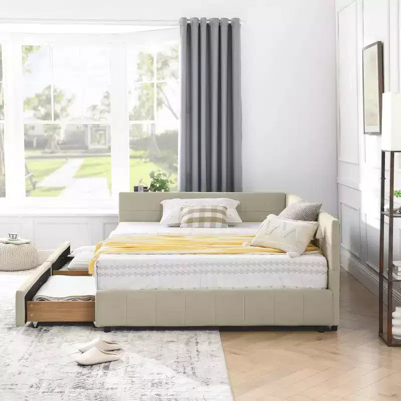 Letto da giorno imbottito capitonné una piazza e mezza in beige scuro con schienale e braccioli, 1-2 persone