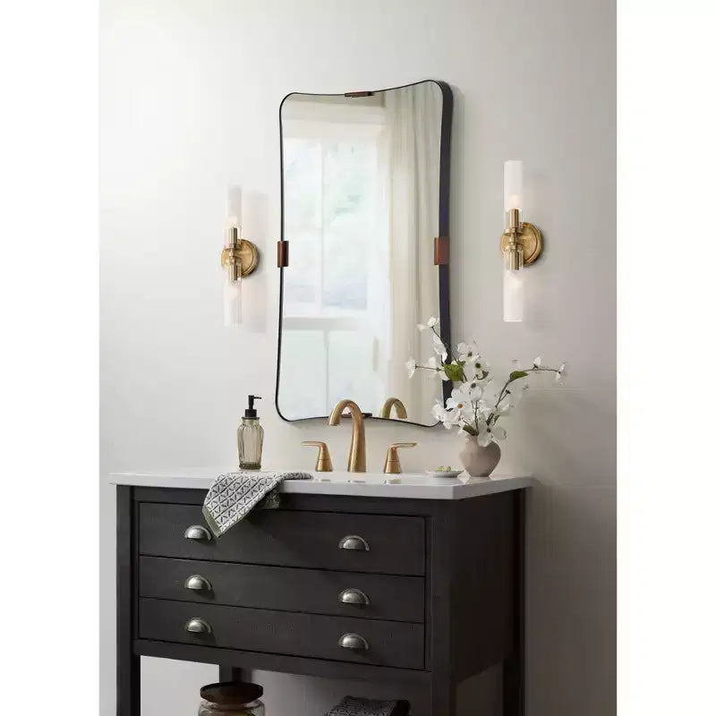 Specchio da parete rettangolare nero e ottone, singolo, 24"L × 38"H