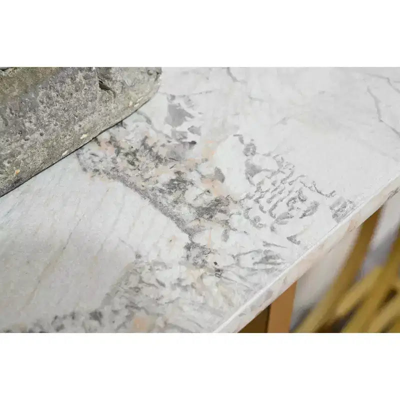 Consolle stretta da 43,3", piano effetto marmo bianco, struttura in metallo dorato, 1 persona