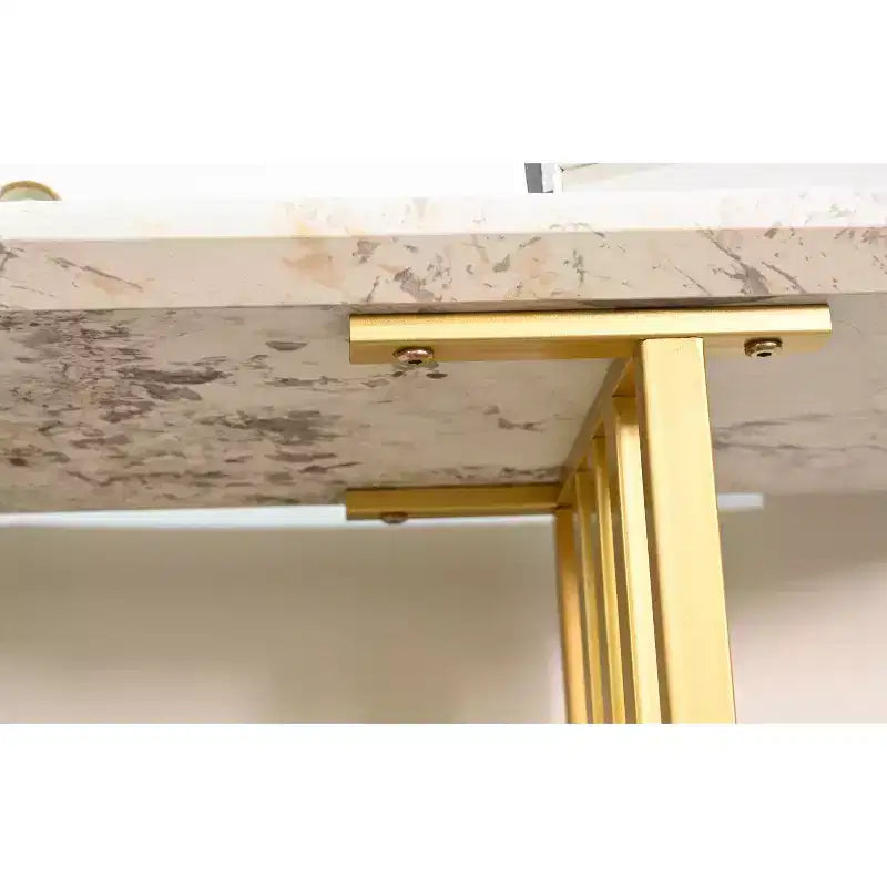 Consolle stretta da 43,3", piano effetto marmo bianco, struttura in metallo dorato, 1 persona