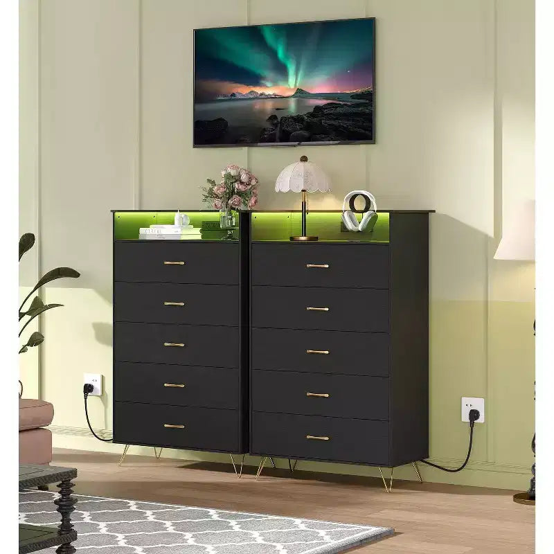 Cassettiera a 5 cassetti con luci LED e stazione di ricarica – Nero/Rosa/Bianco, per 1 persona